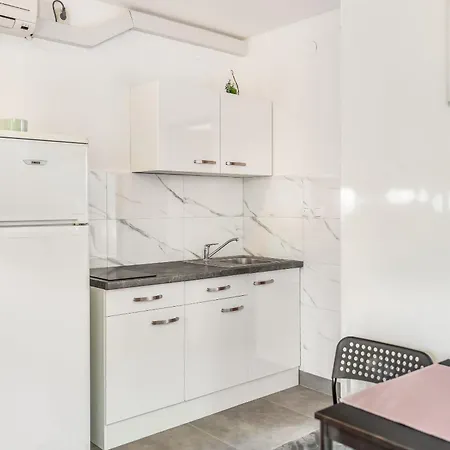 Rising Sun Apartman *