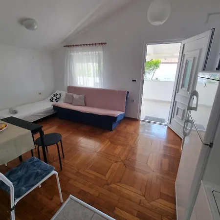 Rising Sun Apartment *